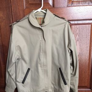 Women’s Burberry lightweight jacket. Size 10 Reg.